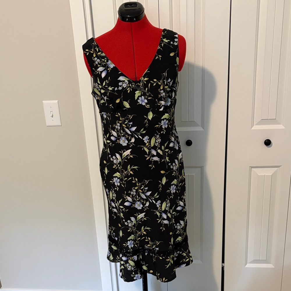 Black Floral V-Neck Sleeveless Ruffle-Hem Dress